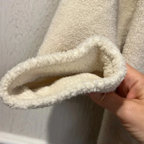 Abercrombie Kids Cream Teddy button up jacket size 11/12 - Picture 6 of 9